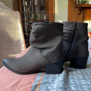 COPY - All Italian made leather, worn less than 5 times, soft interior, euro si…